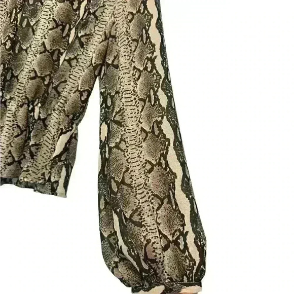 Revolve LPA Pinched Shoulder Snake Print Blouse Top Size M Python Long Sleeve - Picture 6 of 9